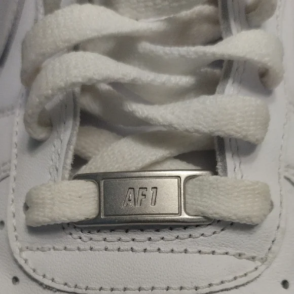 Nike Air Force One - Picture 13 of 17